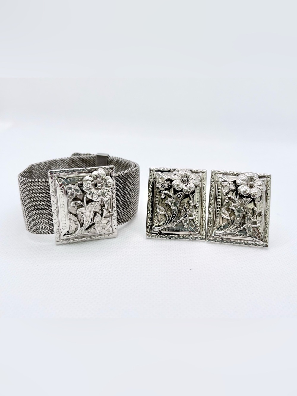 Women's Silver Floral Mesh Bracelet and Cufflinks Set